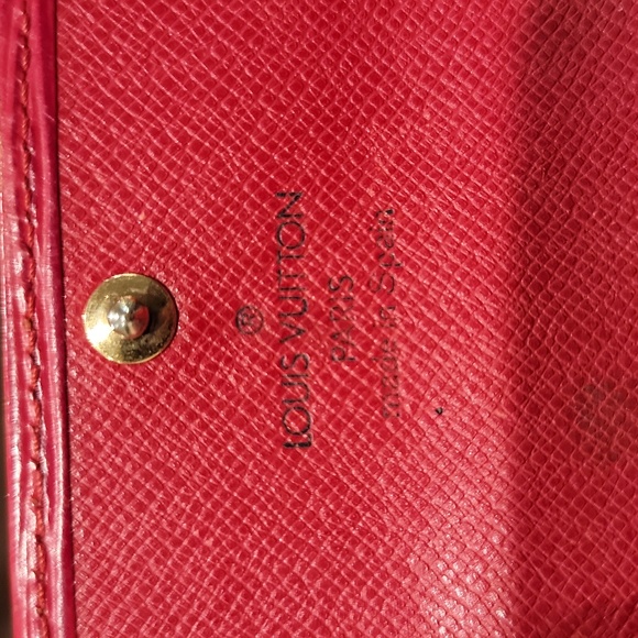 Authentic Louis Vuitton Epi key case - Picture 6 of 8